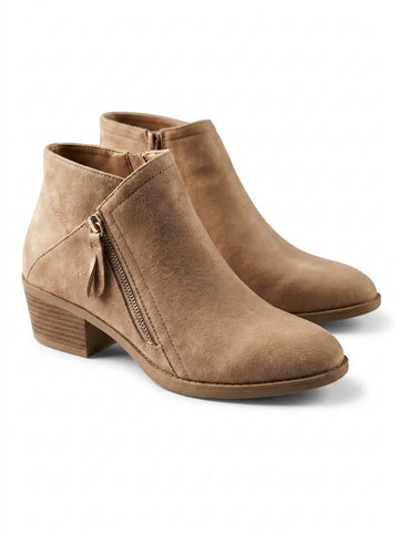 Botines mujer beige en material tipo gamuza con cremallera y tacón bajo | Tierra Ruda